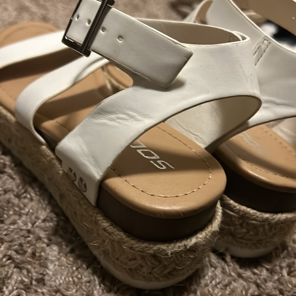 Women’s sandals from Soda, size 8.5. - Picture 2 of 2